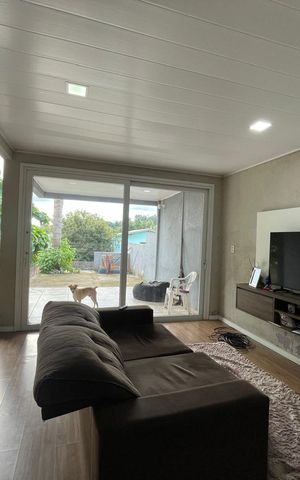 Casa à venda com 230m², 4 quartos e 1 vaga
