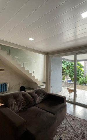 Casa à venda com 230m², 4 quartos e 1 vaga