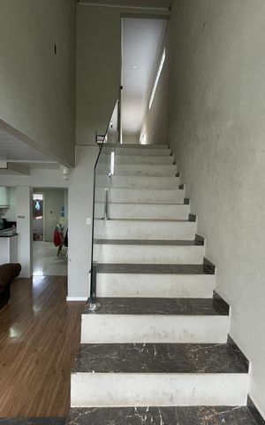 Casa à venda com 230m², 4 quartos e 1 vaga