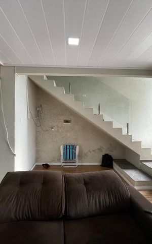 Casa à venda com 230m², 4 quartos e 1 vaga