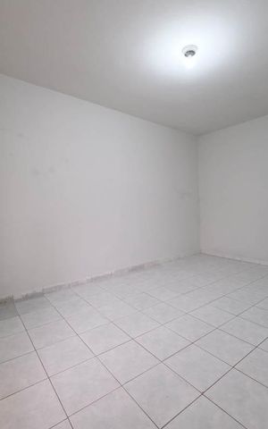 Casa para alugar com 50m², 1 quarto e sem vagaSuíte