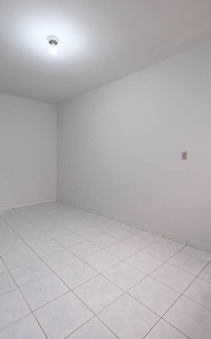 Casa para alugar com 50m², 1 quarto e sem vagaSuíte