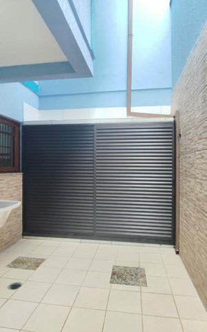 Casa à venda com 108m², 3 quartos e 2 vagas