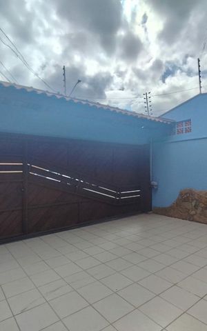 Casa à venda com 108m², 3 quartos e 2 vagas
