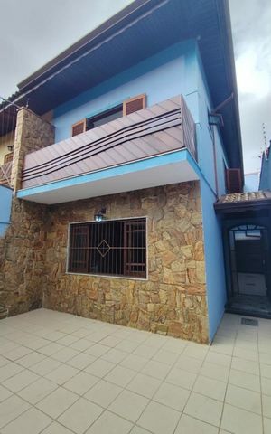 Casa à venda com 108m², 3 quartos e 2 vagas