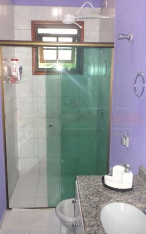 Casa à venda com 300m², 3 quartos e 6 vagas