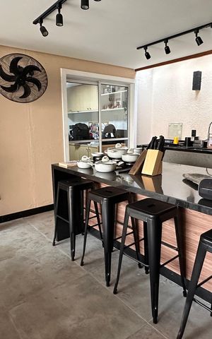 Casa à venda com 220m², 4 quartos e 2 vagas