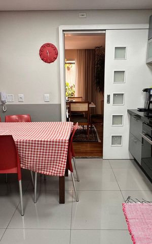 Casa à venda com 220m², 4 quartos e 2 vagas