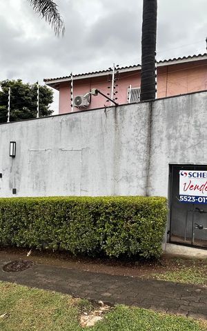 Casa à venda com 220m², 4 quartos e 2 vagas