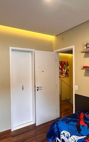 Casa à venda com 220m², 4 quartos e 2 vagas