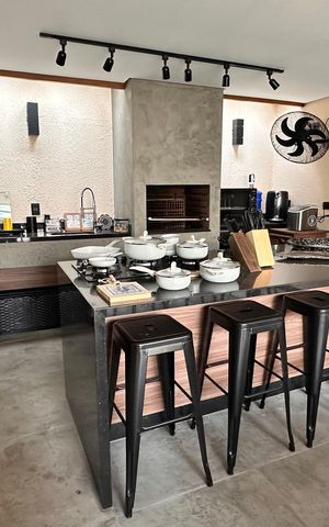 Casa à venda com 220m², 4 quartos e 2 vagas