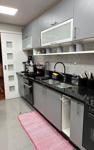 Casa à venda com 220m², 4 quartos e 2 vagas