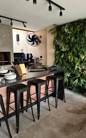 Casa à venda com 220m², 4 quartos e 2 vagas
