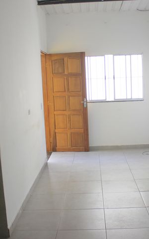 Casa para alugar com 60m², 2 quartos e 1 vagaSala 