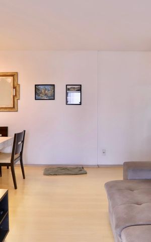 Apartamento à venda com 75m², 3 quartos e 2 vagas Apartamento à venda com 75m², 3 quartos e 2 vagasSala