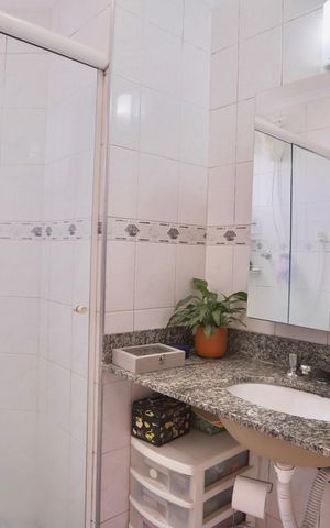 Apartamento à venda com 75m², 3 quartos e 2 vagas Apartamento à venda com 75m², 3 quartos e 2 vagasBanheiro do Quarto 1