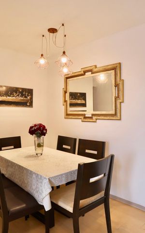 Apartamento à venda com 75m², 3 quartos e 2 vagas Apartamento à venda com 75m², 3 quartos e 2 vagasSala de Jantar