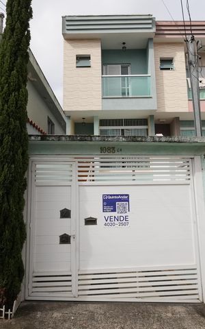 Casa à venda com 166m², 3 quartos e 2 vagasFachada