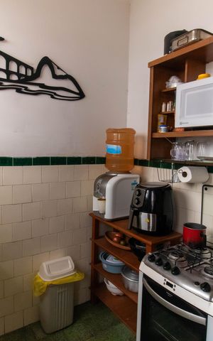 Casa à venda com 155m², 4 quartos e 2 vagas Casa à venda com 155m², 4 quartos e 2 vagasCozinha