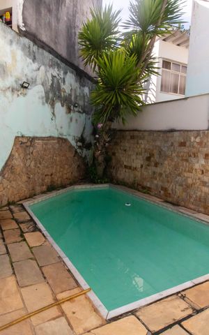 Casa à venda com 155m², 4 quartos e 2 vagas Casa à venda com 155m², 4 quartos e 2 vagasÁrea externa