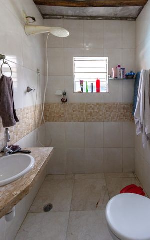 Casa à venda com 210m², 3 quartos e 2 vagasBanheiro - Casa 1