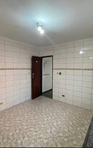Casa à venda com 180m², 3 quartos e 4 vagas Casa à venda com 180m², 3 quartos e 4 vagasCozinha