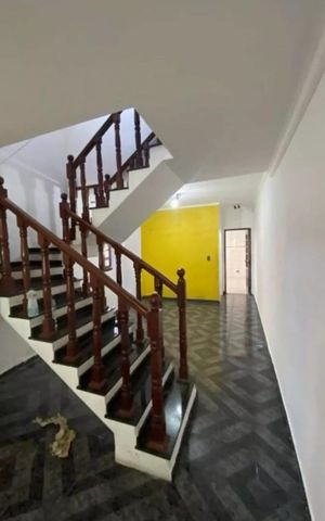 Casa à venda com 180m², 3 quartos e 4 vagas Casa à venda com 180m², 3 quartos e 4 vagasSala