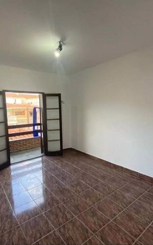 Casa à venda com 180m², 3 quartos e 4 vagas Casa à venda com 180m², 3 quartos e 4 vagasQuarto