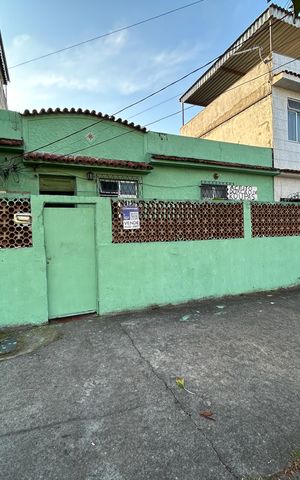 Casa para alugar com 80m², 2 quartos e sem vagaFachada + placa