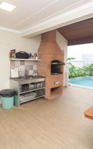 Casa à venda com 250m², 4 quartos e 2 vagas Casa à venda com 250m², 4 quartos e 2 vagasÁrea gourmet