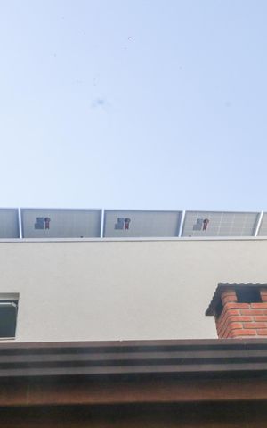Casa à venda com 250m², 4 quartos e 2 vagas Casa à venda com 250m², 4 quartos e 2 vagasSistema de Energia Solar