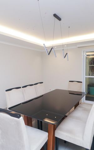 Casa à venda com 250m², 4 quartos e 2 vagas Casa à venda com 250m², 4 quartos e 2 vagasSala de Jantar
