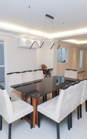 Casa à venda com 250m², 4 quartos e 2 vagas Casa à venda com 250m², 4 quartos e 2 vagasSala de Jantar