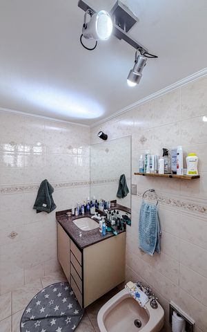 Apartamento à venda com 134m², 3 quartos e 2 vagas Apartamento à venda com 134m², 3 quartos e 2 vagasBanheiro da Suíte