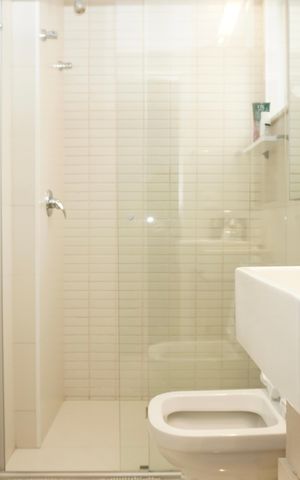 Apartamento à venda com 151m², 3 quartos e 3 vagas Apartamento à venda com 151m², 3 quartos e 3 vagasSuíte 1 - Banheiro