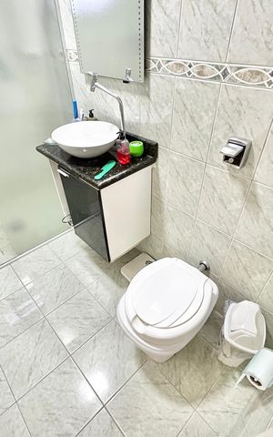 Casa para alugar com 130m², 2 quartos e 1 vaga Casa para alugar com 130m², 2 quartos e 1 vagaBanheiro