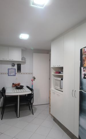 Casa de condomínio à venda com 181m², 3 quartos e 2 vagasCozinha