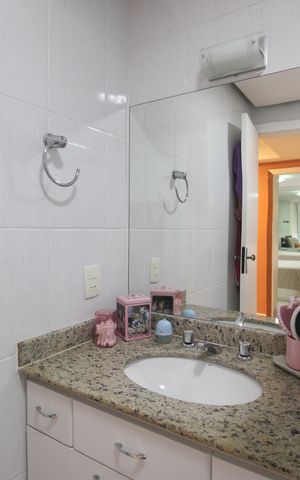 Casa de condomínio à venda com 181m², 3 quartos e 2 vagasBanheiro social