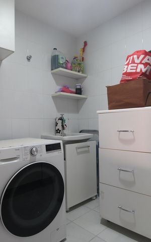 Casa de condomínio à venda com 181m², 3 quartos e 2 vagasÁrea de serviço