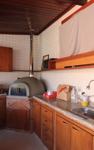 Casa de condomínio à venda com 181m², 3 quartos e 2 vagasTerraço - Forno 