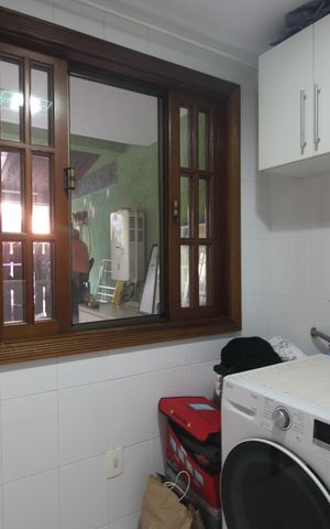Casa de condomínio à venda com 181m², 3 quartos e 2 vagasÁrea de serviço