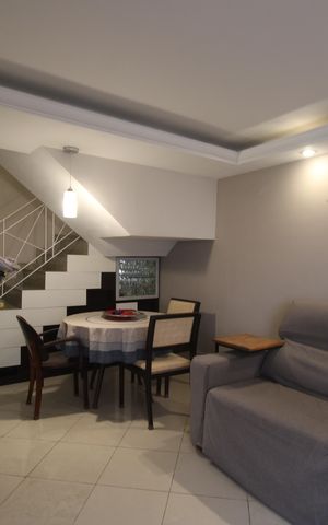 Casa de condomínio à venda com 181m², 3 quartos e 2 vagasSala