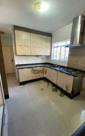 Casa à venda com 150m², 3 quartos e 2 vagas