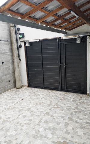Casa à venda com 94m², 2 quartos e 1 vaga Casa à venda com 94m², 2 quartos e 1 vagaGaragem