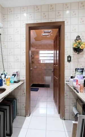 Casa para alugar com 330m², 6 quartos e 4 vagasBanheiro 1