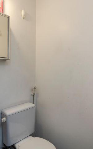 Casa à venda com 284m², 4 quartos e 4 vagas Casa à venda com 284m², 4 quartos e 4 vagasBanheiro