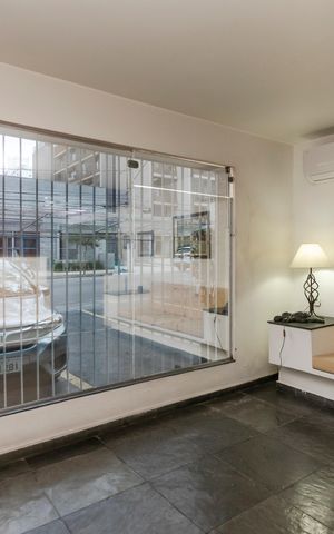 Casa à venda com 284m², 4 quartos e 4 vagas Casa à venda com 284m², 4 quartos e 4 vagasSala 1