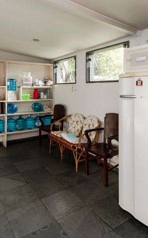Casa à venda com 284m², 4 quartos e 4 vagas Casa à venda com 284m², 4 quartos e 4 vagasÁrea de Serviço