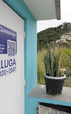 Casa de condomínio para alugar com 58m², 2 quartos e sem vagaPlaca