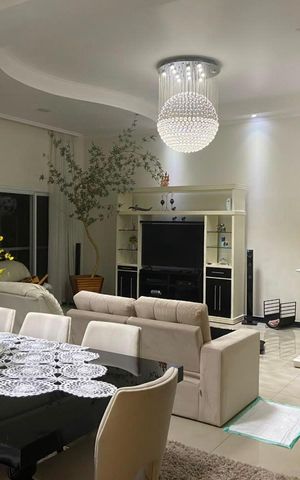 Casa de condomínio à venda com 420m², 3 quartos e 4 vagas Casa de condomínio à venda com 420m², 3 quartos e 4 vagasSala
